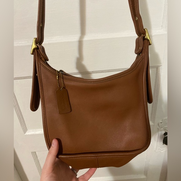 Coach Handbags - Vintage Coach Janice Leather Shoulder Bag 90s